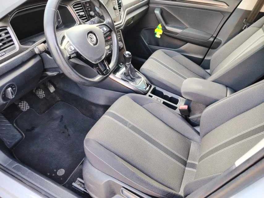 VW T-Roc VIRTUAL COCKPIT-1.6TDI-116кс-6ск.-БЕЗУПРЕЧЕН!!, снимка 12 - Автомобили и джипове - 53865540