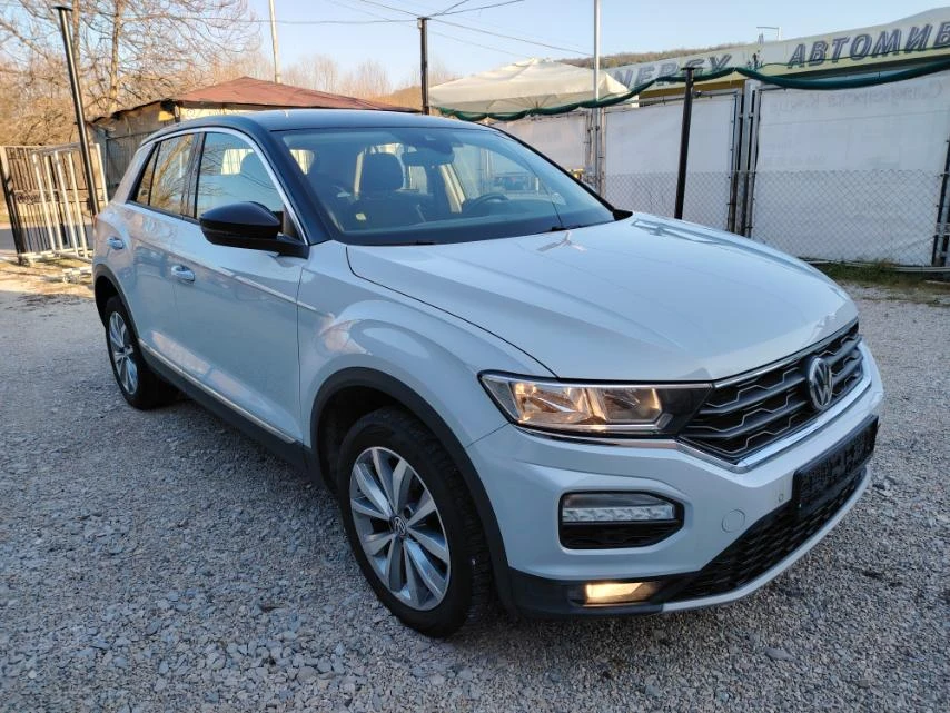VW T-Roc VIRTUAL COCKPIT-1.6TDI-116кс-6ск.-БЕЗУПРЕЧЕН!!, снимка 8 - Автомобили и джипове - 53865540