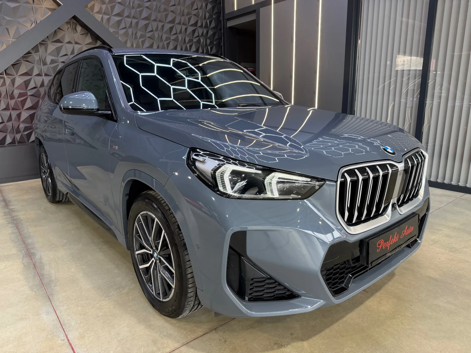 BMW X1 20d xDrive * M PACKET* HARMAN/KARDON* LED* HEAD UP