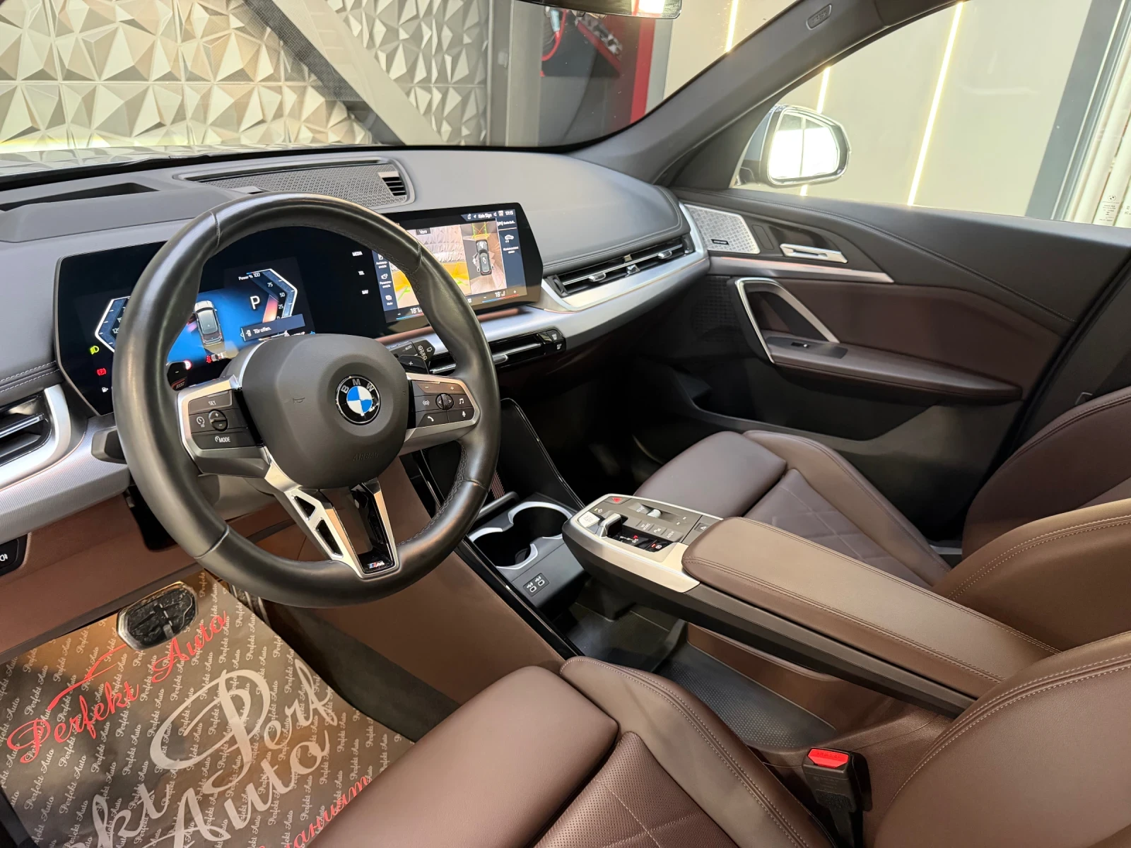 BMW X1 20d xDrive * M PACKET* HARMAN/KARDON* LED* HEAD UP, снимка 7 - Автомобили и джипове - 54113300