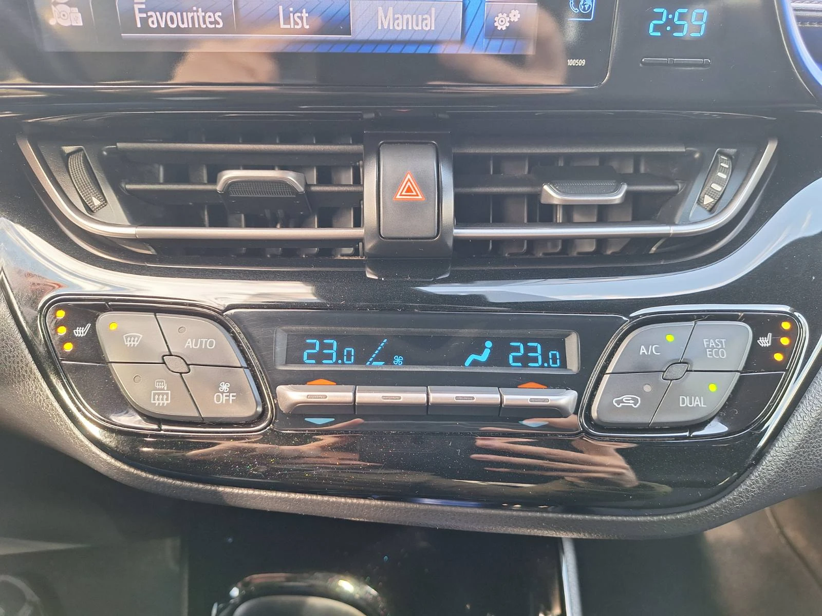 Toyota C-HR 1.8 Hybrid/Газ, снимка 14 - Автомобили и джипове - 54294322