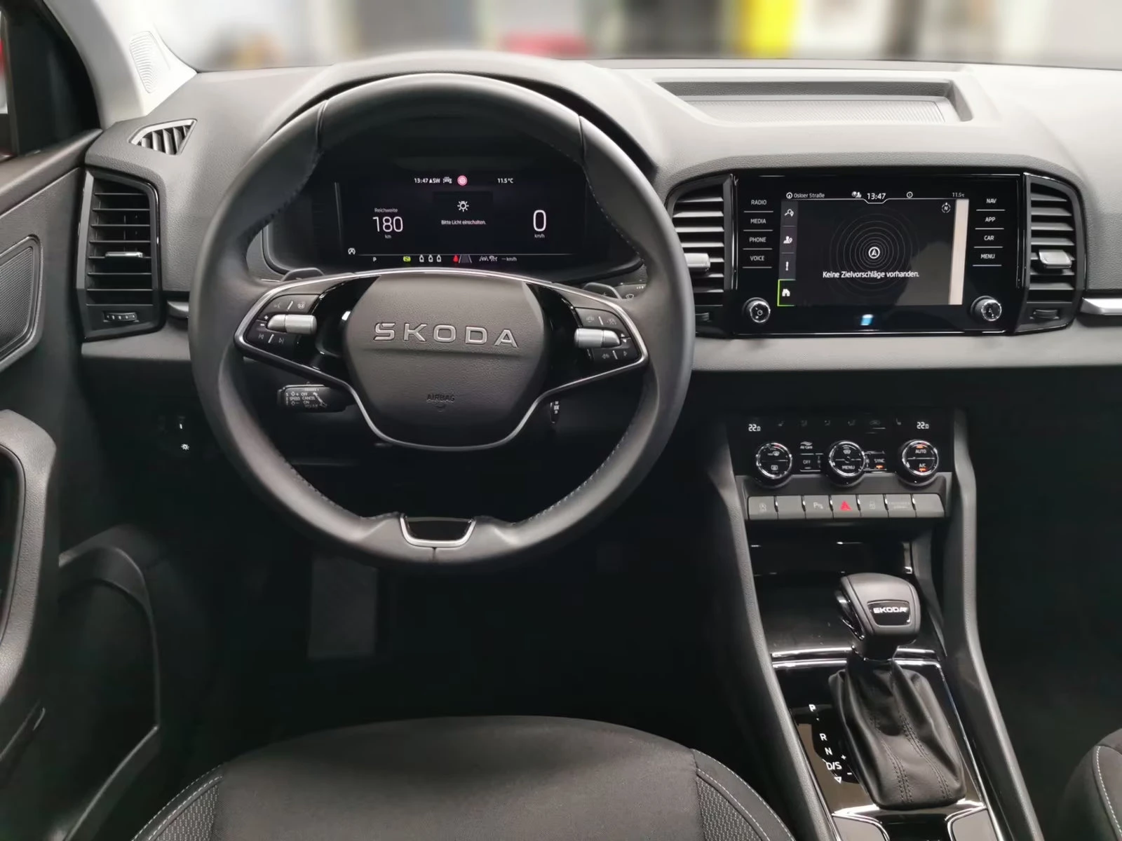 Skoda Karoq 1.5TSI/150HP/SELECTION/CAMAHK/ACC/LED/NAVI/259q, снимка 5 - Автомобили и джипове - 54427538