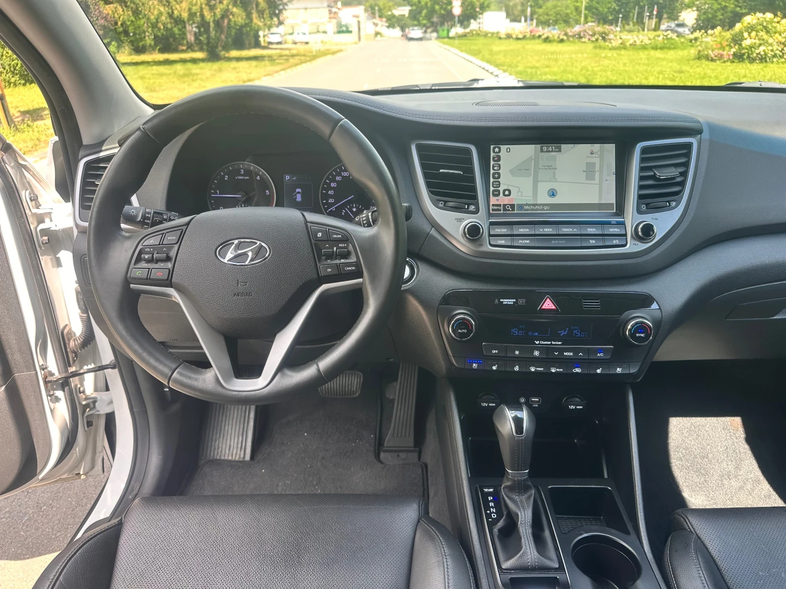 Hyundai Tucson Premium 1.7CRDI Внос от Корея CarPlay Перфектна, снимка 10 - Автомобили и джипове - 54695419