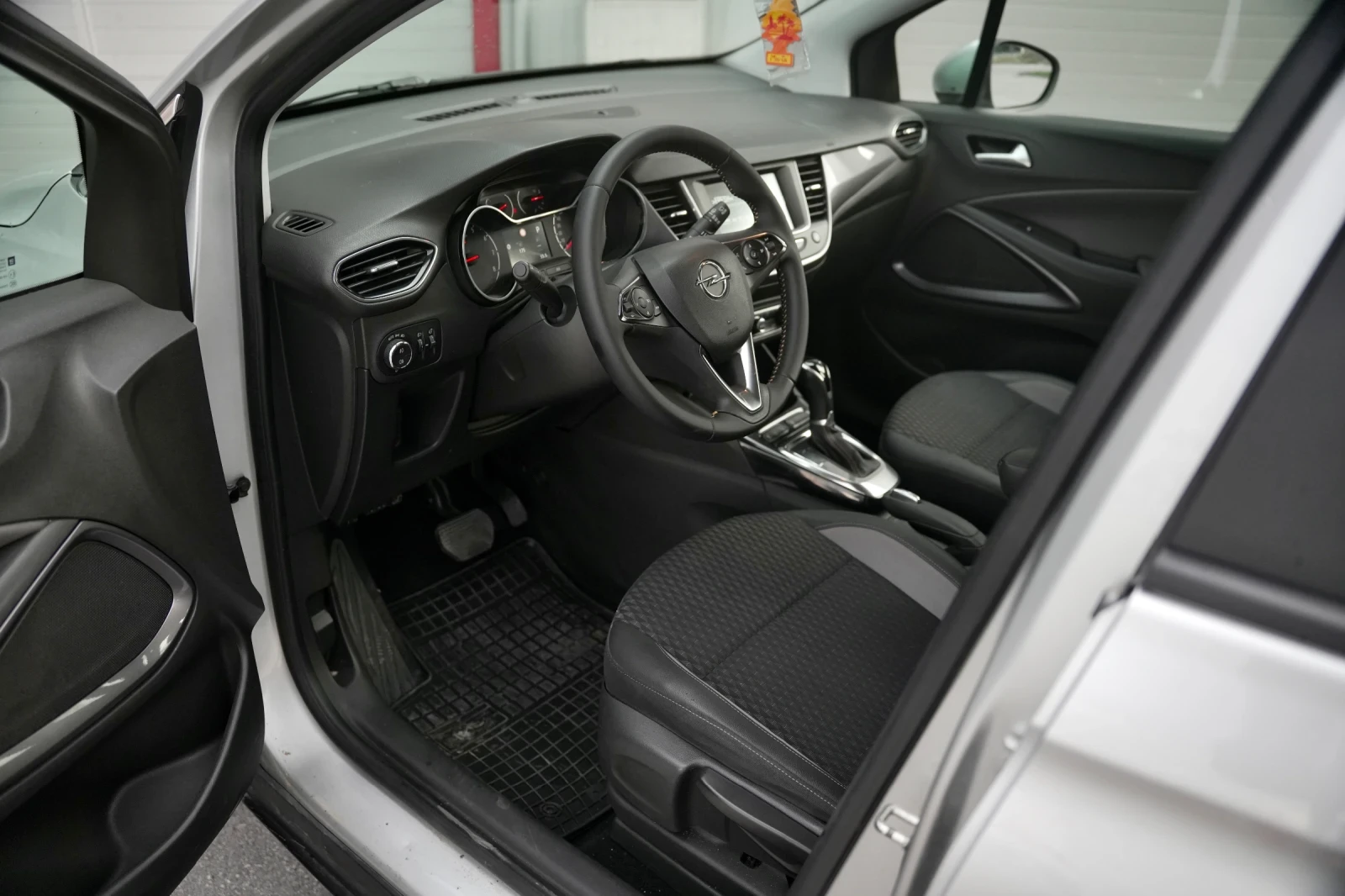 Opel Crossland X 1.5d* Automatic* NAVI* LED, снимка 8 - Автомобили и джипове - 55127634