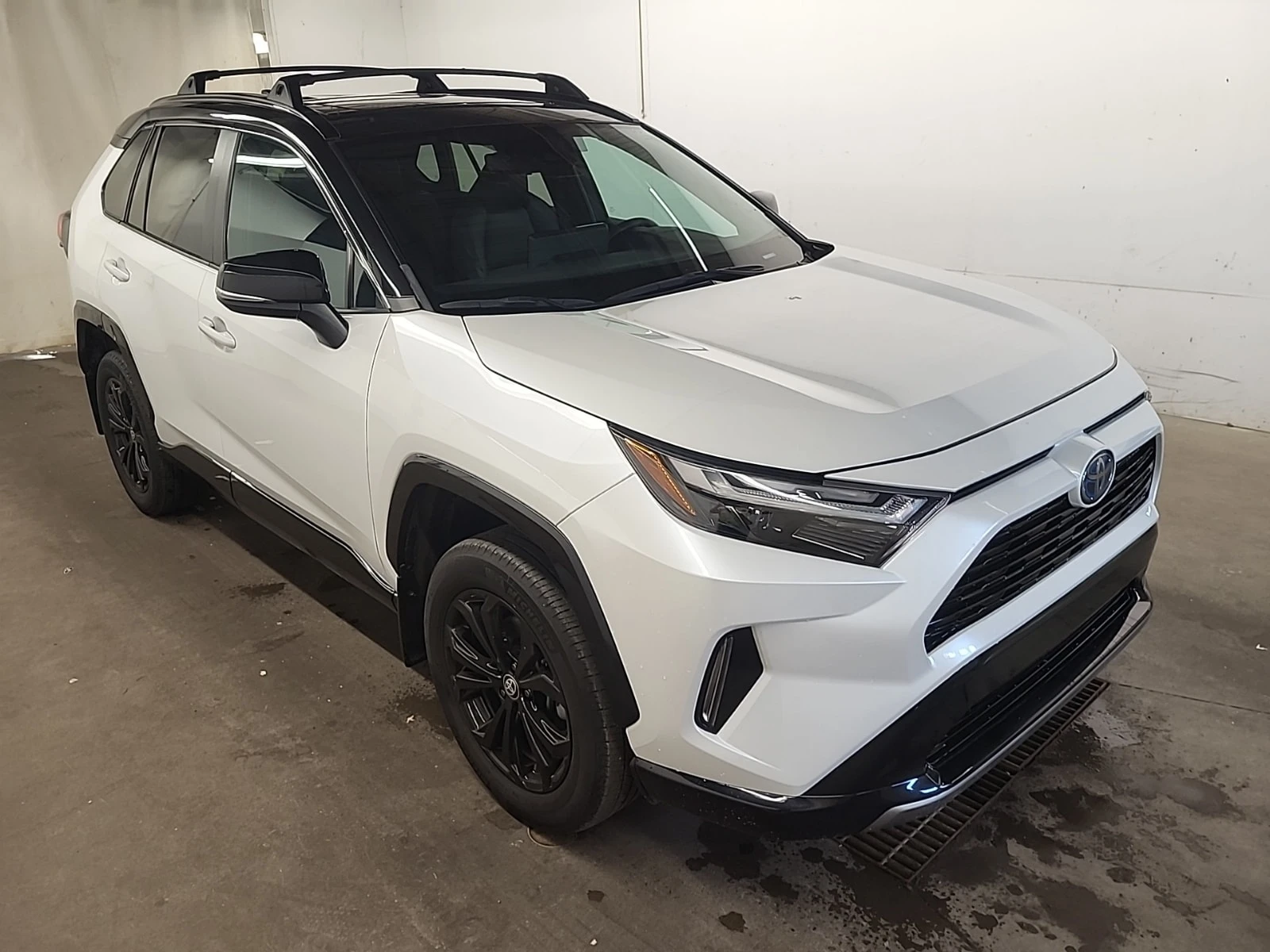 Toyota Rav4 * HYBRID XSE * CARFAX * , снимка 2 - Автомобили и джипове - 56085669