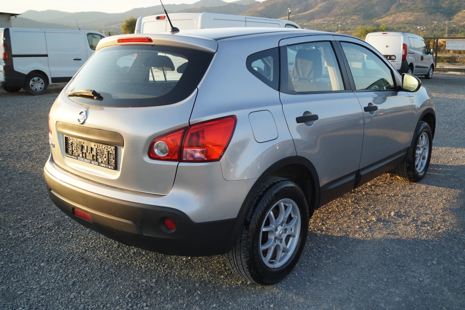 Nissan Qashqai 1.6i, снимка 5 - Автомобили и джипове - 56258954