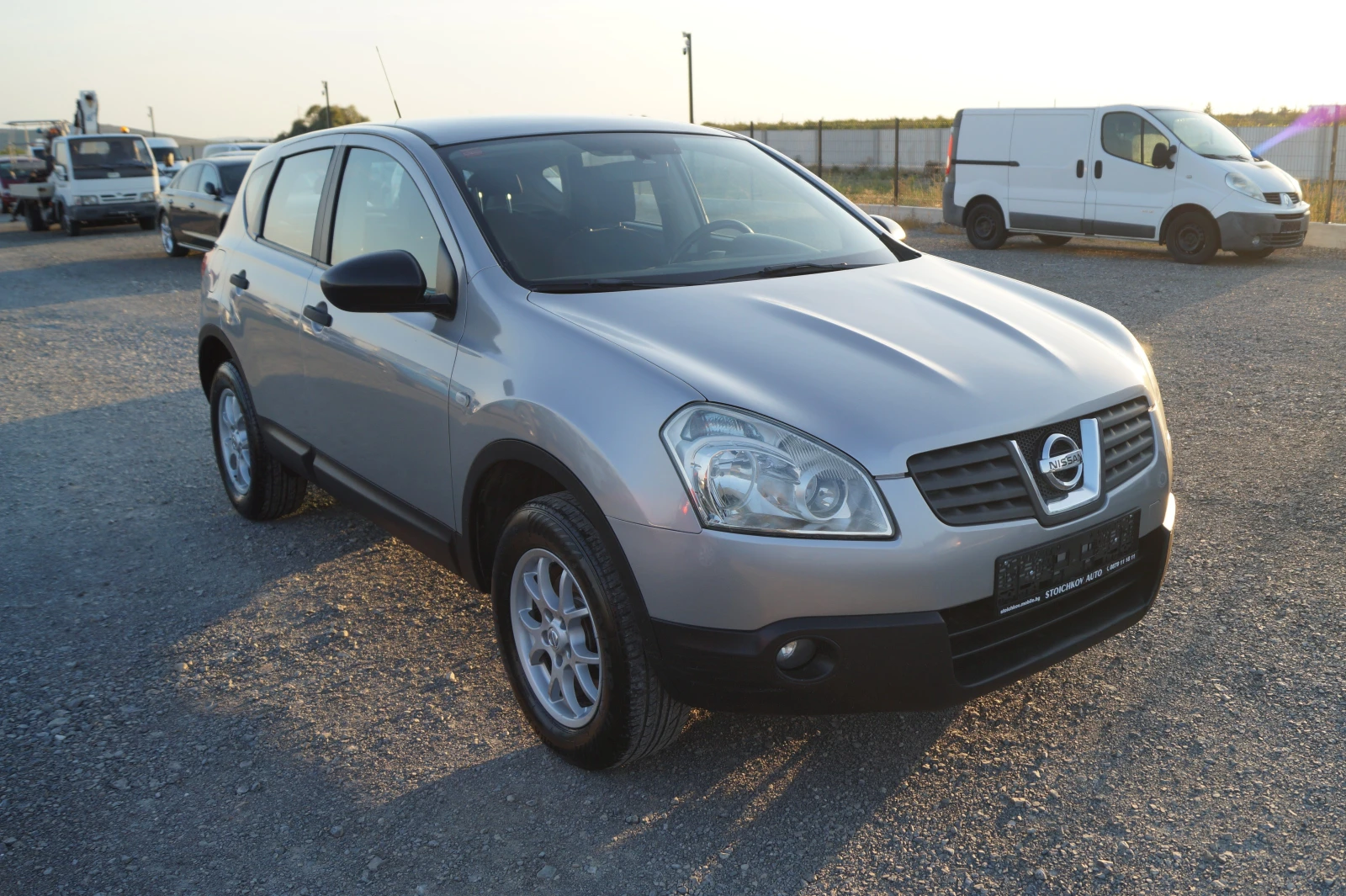 Nissan Qashqai 1.6i, снимка 3 - Автомобили и джипове - 56258954
