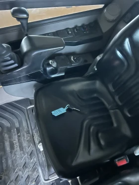 Багер Volvo ЕCR88D, снимка 11