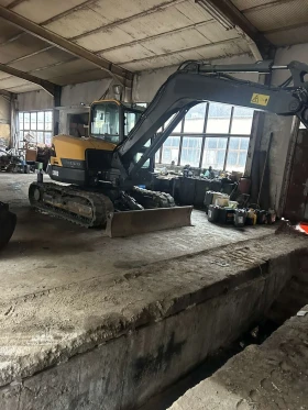 Багер Volvo ЕCR88D, снимка 9