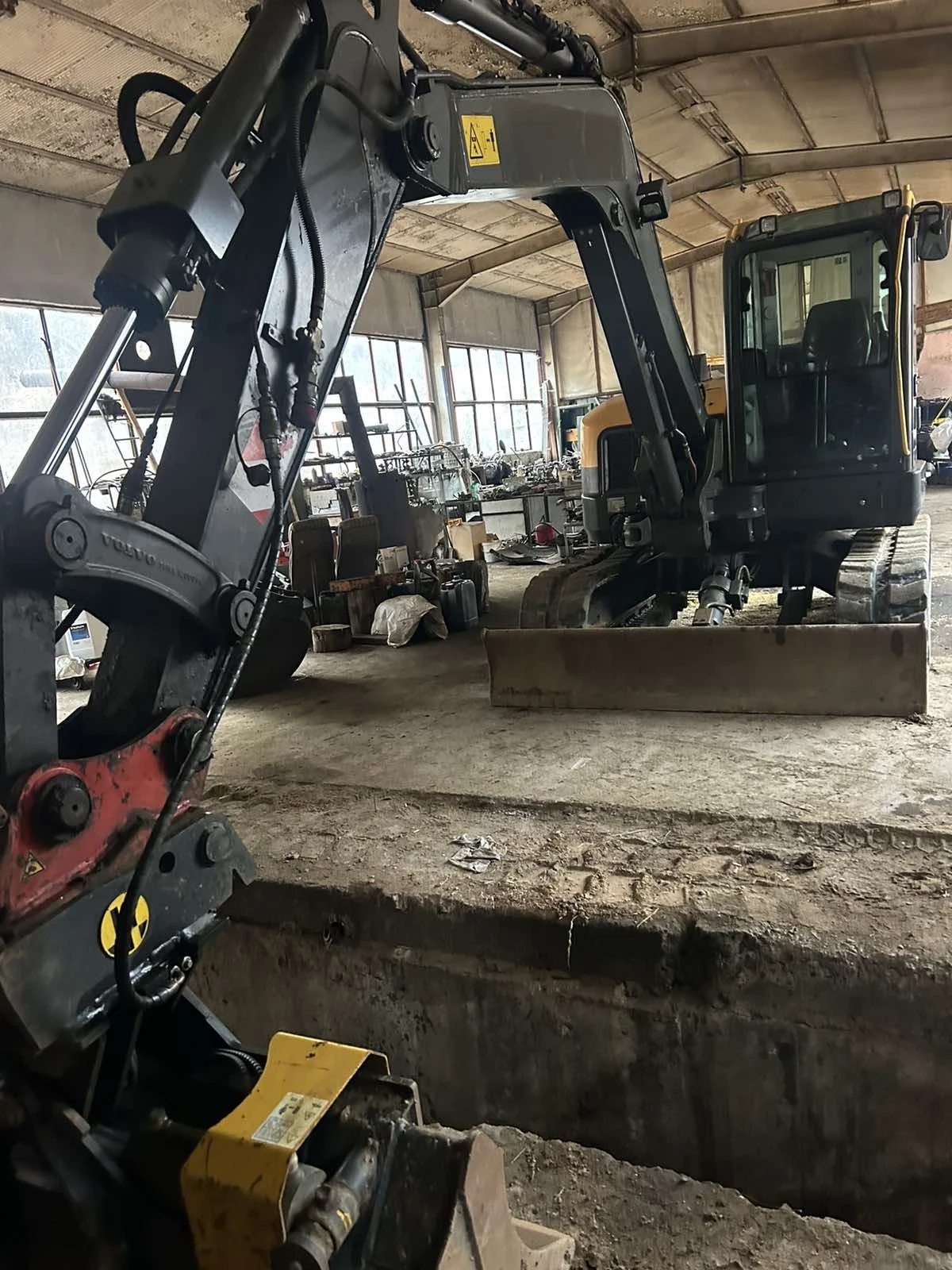 Багер Volvo ЕCR88D, снимка 7 - Индустриална техника - 53717799
