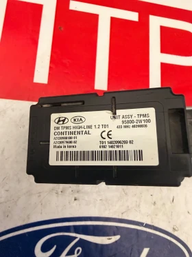 95800-2W100 Контролен модул  налягане на гуми HYUNDAI SANTA FE 2015  A2C30980100 01 A2C30979600 02, снимка 2