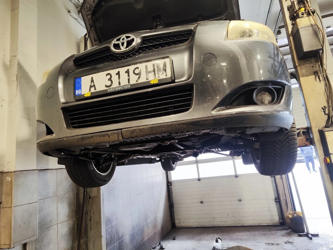 Toyota Auris 2008 рециклиране задръстен ДПФ филтър задни и предни катализатори Ем Комплект 088433326, снимка 1 - Части - 54925624