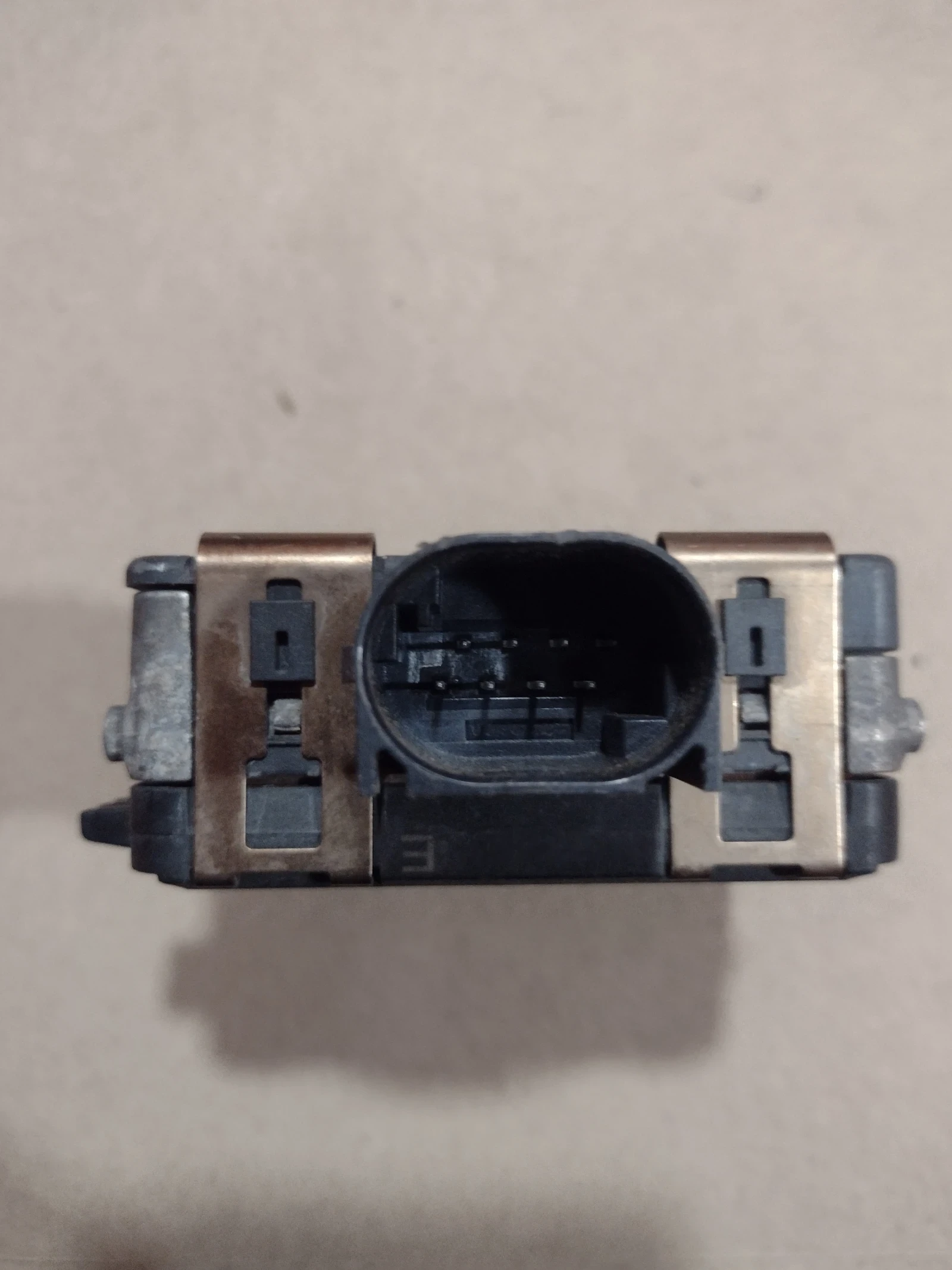 3Q0 907 566 C    /   VW PASSAT B8   0 203 300 682   3Q0907566C  | Mobile.bg   2