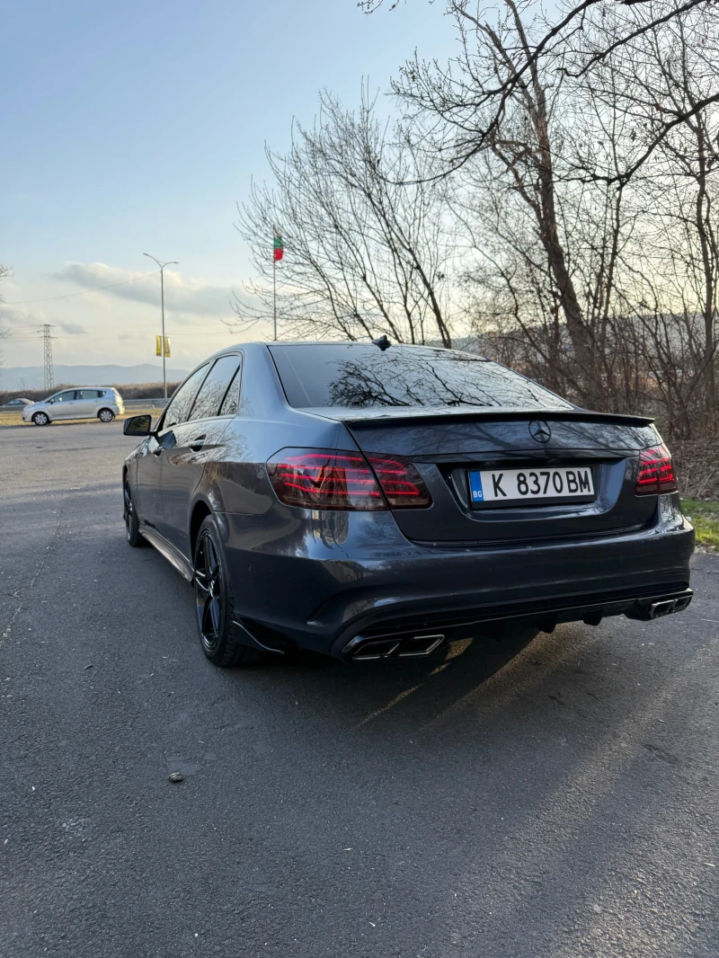 Mercedes-Benz E 220, снимка 5 - Автомобили и джипове - 49454931