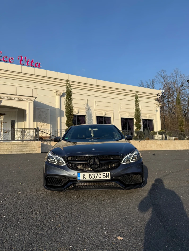 Mercedes-Benz E 220, снимка 3 - Автомобили и джипове - 49454931