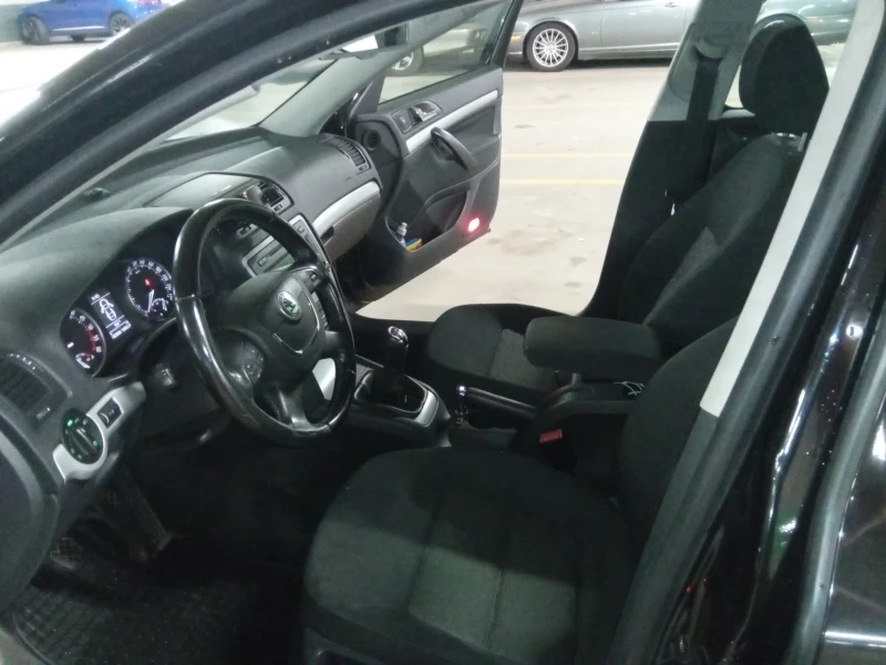 Skoda Octavia, снимка 11 - Автомобили и джипове - 52500925