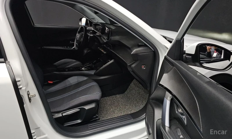 Peugeot 2008, снимка 10 - Автомобили и джипове - 53226422