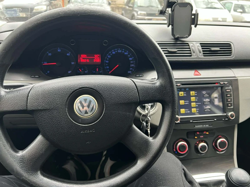 VW Passat B6, снимка 5 - Автомобили и джипове - 53485438