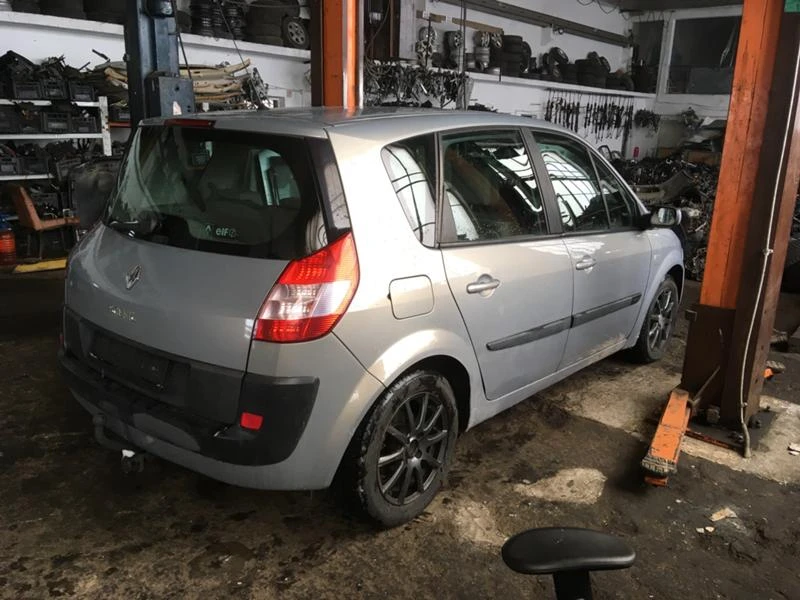 Renault Scenic 1.6 16v, снимка 2 - Автомобили и джипове - 32132831