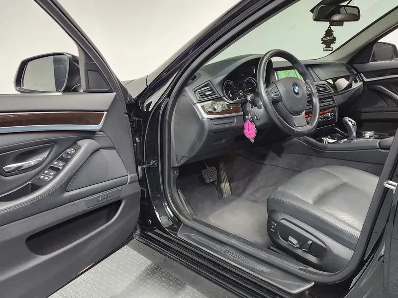 BMW 528 I xDrive - САМО 30% АВАНС, снимка 10 - Автомобили и джипове - 55803165