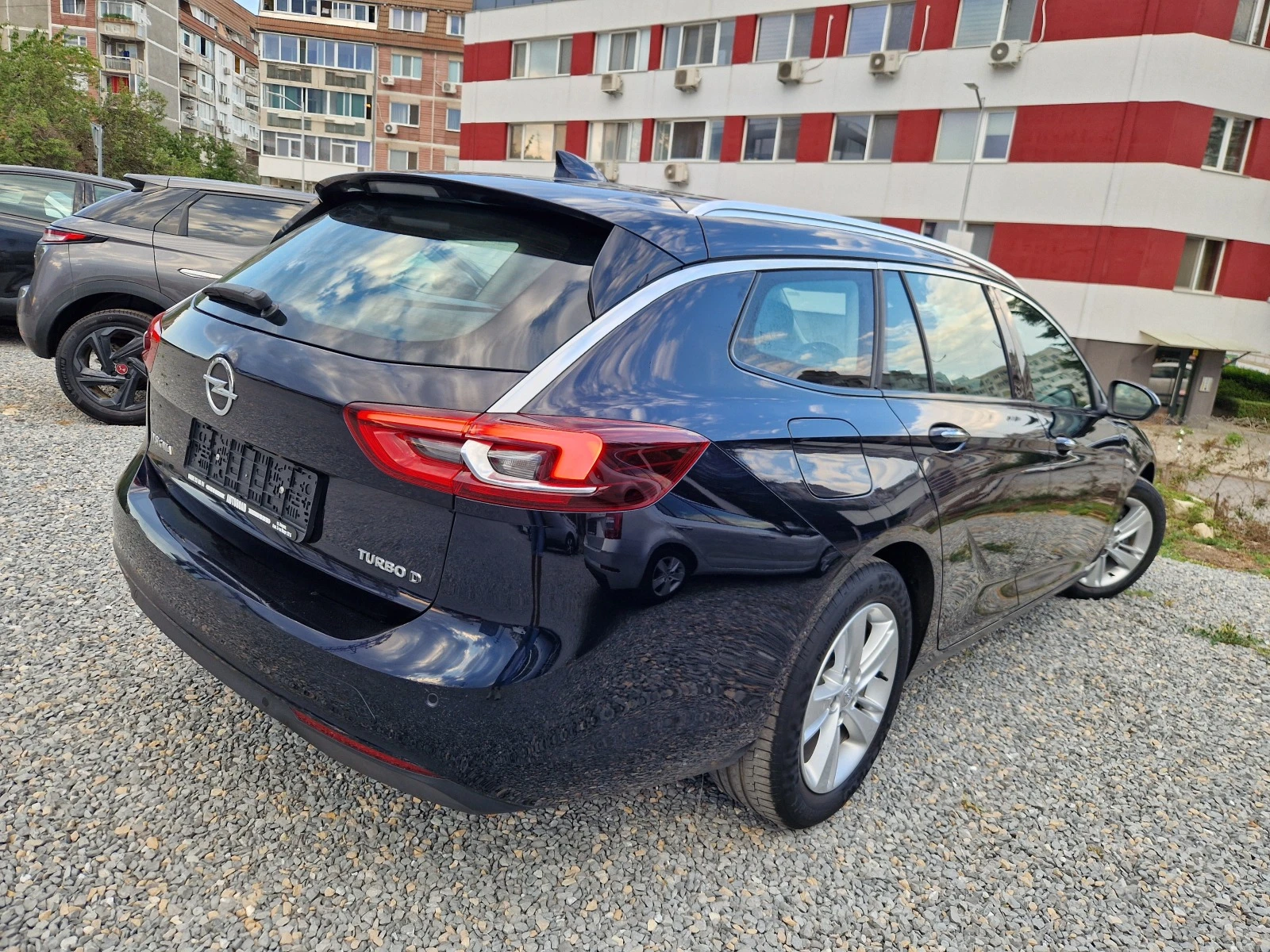 Opel Insignia 2.0 CDTi -AVTOMAT-8 SKOROSTI-NAVI-LED-HEDUP-DISTRO - изображение 2