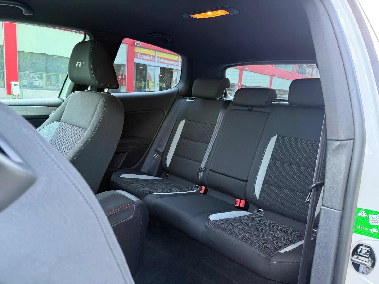 VW Golf 1.4TSI* R-Line* ПОДГРЕВ* LIMITED EDITION* 160(К. - изображение 10