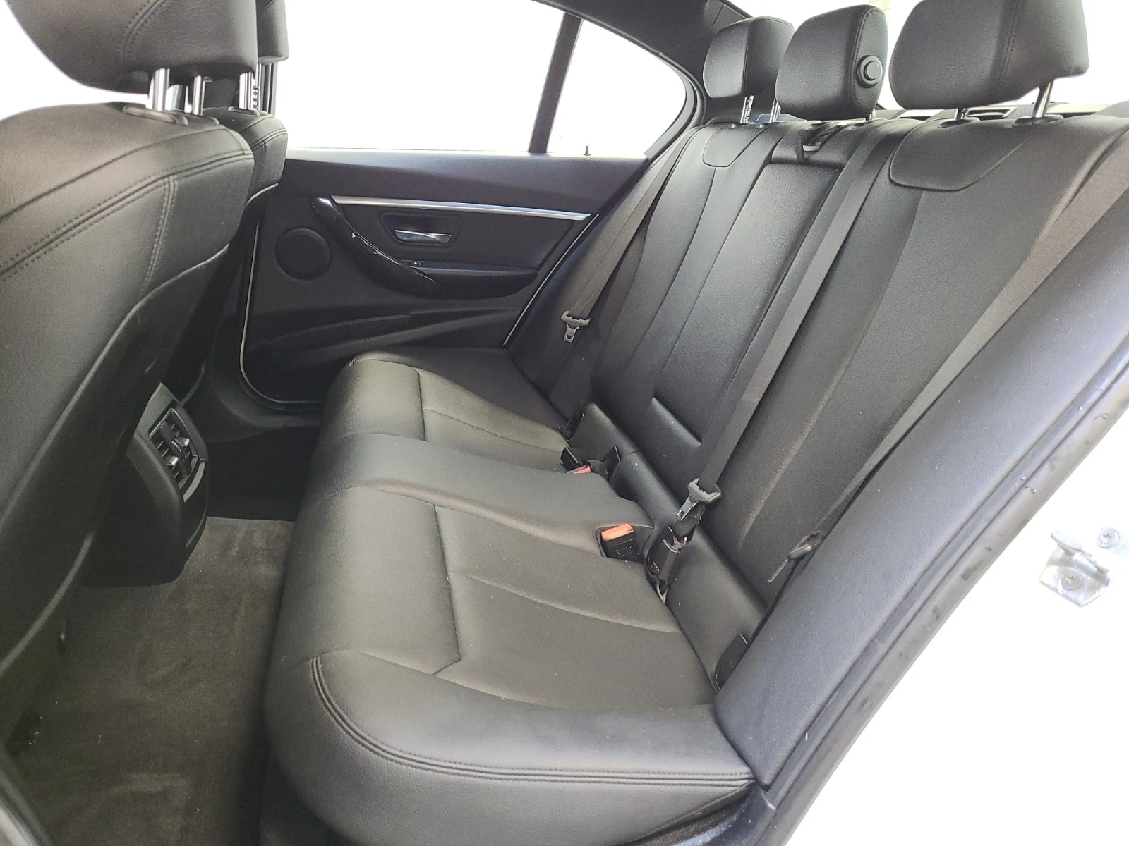 BMW 330 XDRIVE * * CARFAX * *   * *  | Mobile.bg   12