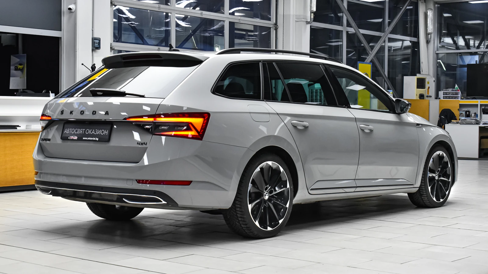 Skoda Superb Combi Sport Line 2.0 TDI 4x4 DSG - изображение 6