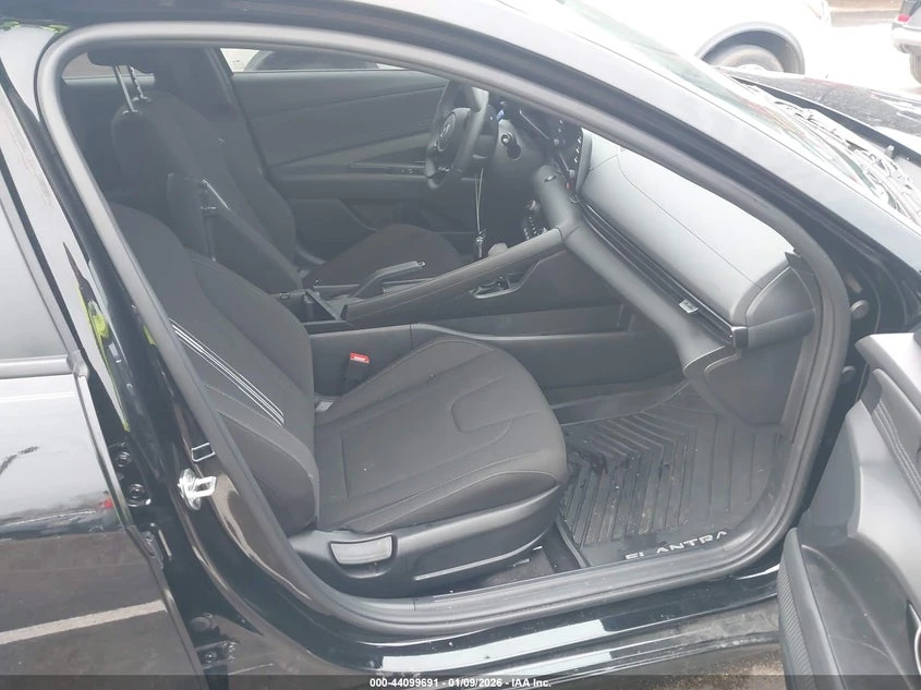 Hyundai Elantra 2.0L I-4 DOHC, VVT, 147HP Front Wheel Drive | Mobile.bg � ����������� 5