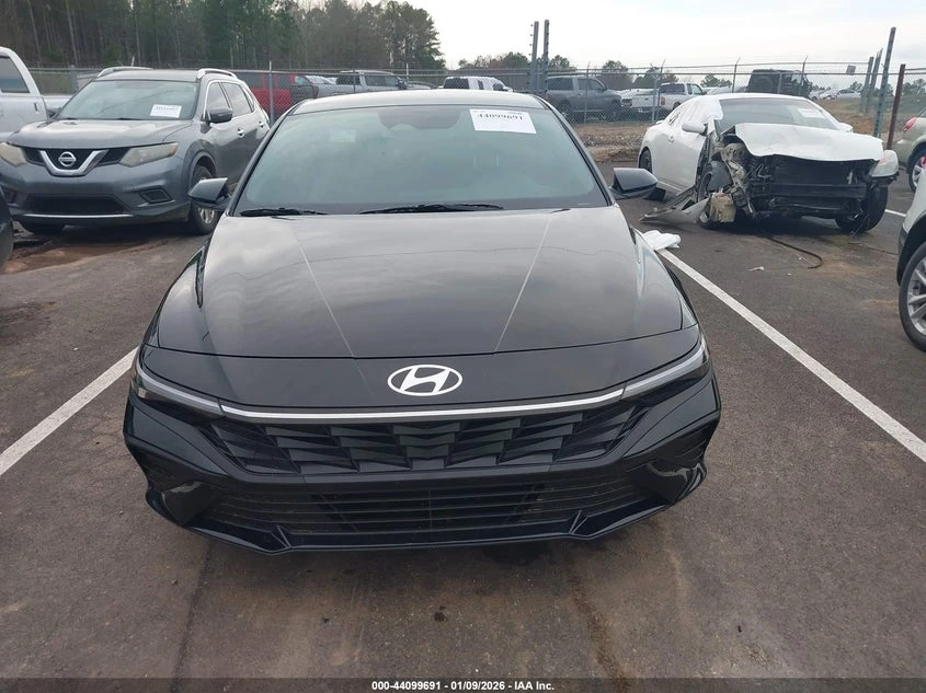 Hyundai Elantra 2.0L I-4 DOHC, VVT, 147HP Front Wheel Drive | Mobile.bg � ����������� 12