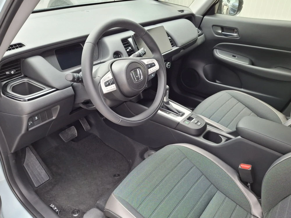 Honda Jazz Crosstar 1.5 i-MMD Hybrid, снимка 10 - Автомобили и джипове - 54283413