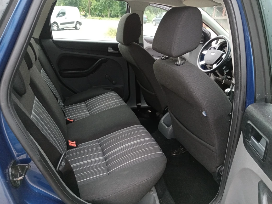 Ford Focus 1.6i TITANIUM, снимка 12 - Автомобили и джипове - 54749902