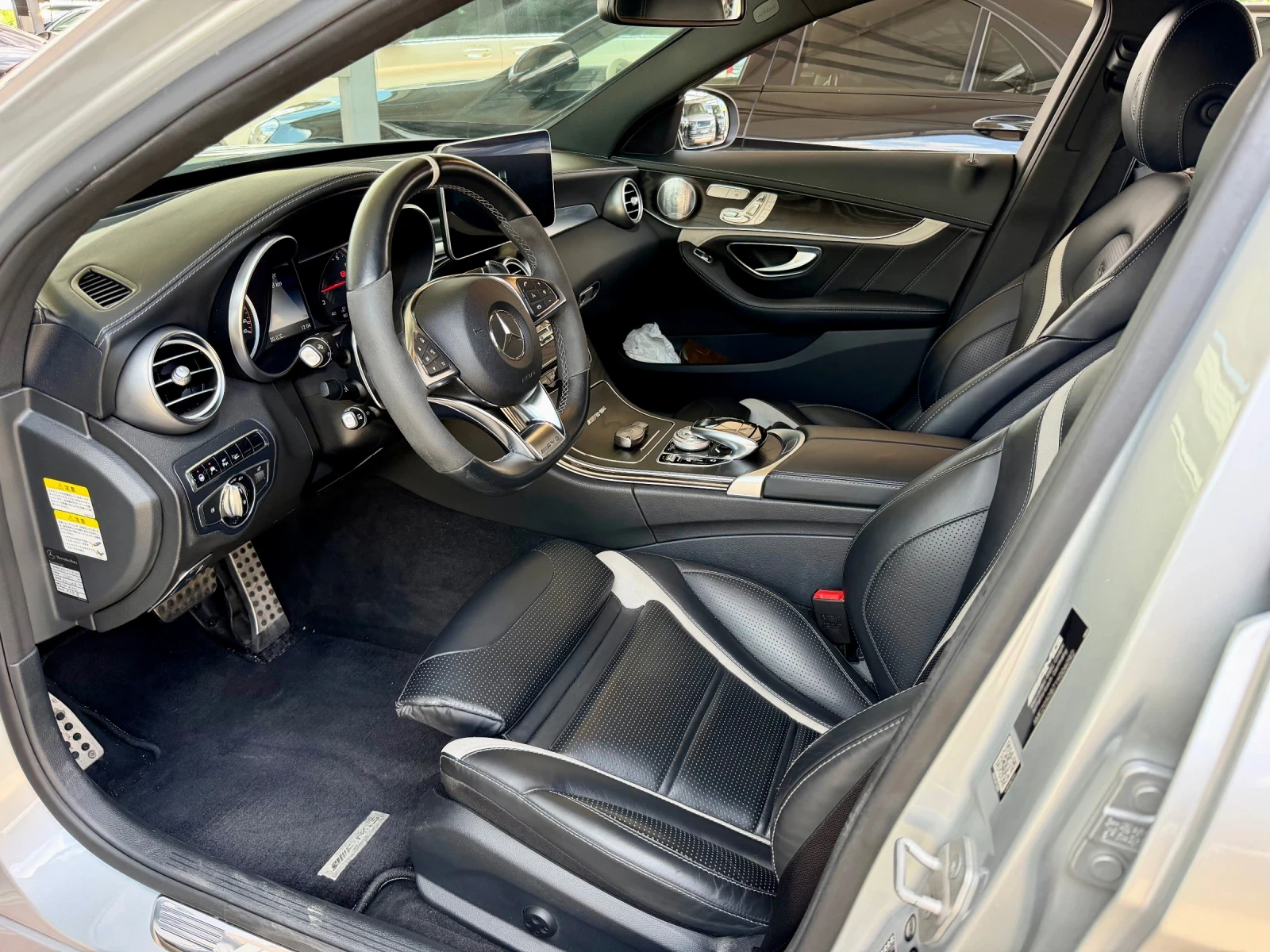 Mercedes-Benz C 63 AMG DESIGNO#BURMESTER#KEYLESS#DISTR#38000KM#УНИКАТ, снимка 11 - Автомобили и джипове - 54828184