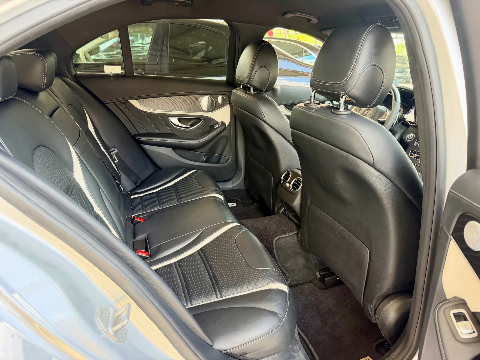 Mercedes-Benz C 63 AMG DESIGNO#BURMESTER#KEYLESS#DISTR#38000KM#УНИКАТ, снимка 13 - Автомобили и джипове - 54828184