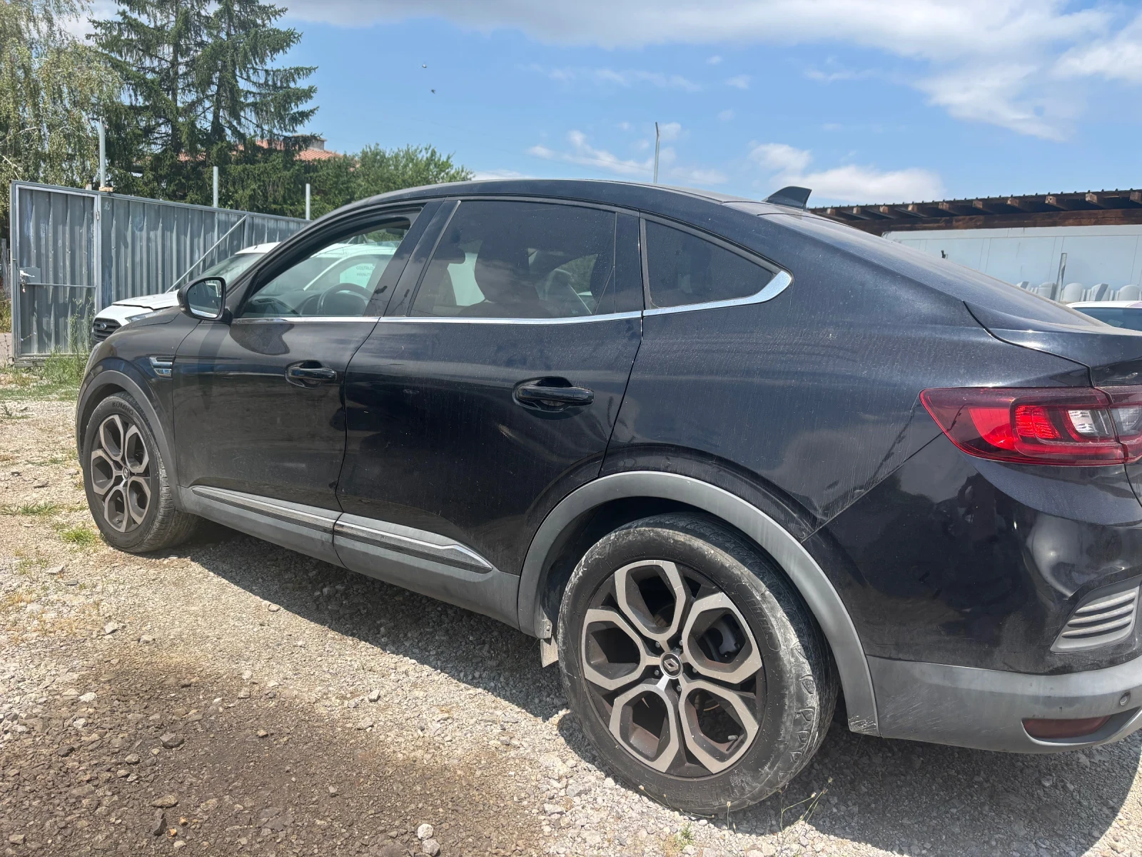 Renault Arkana 1.6 E Tech Full Hybrid, снимка 3 - Автомобили и джипове - 55400945