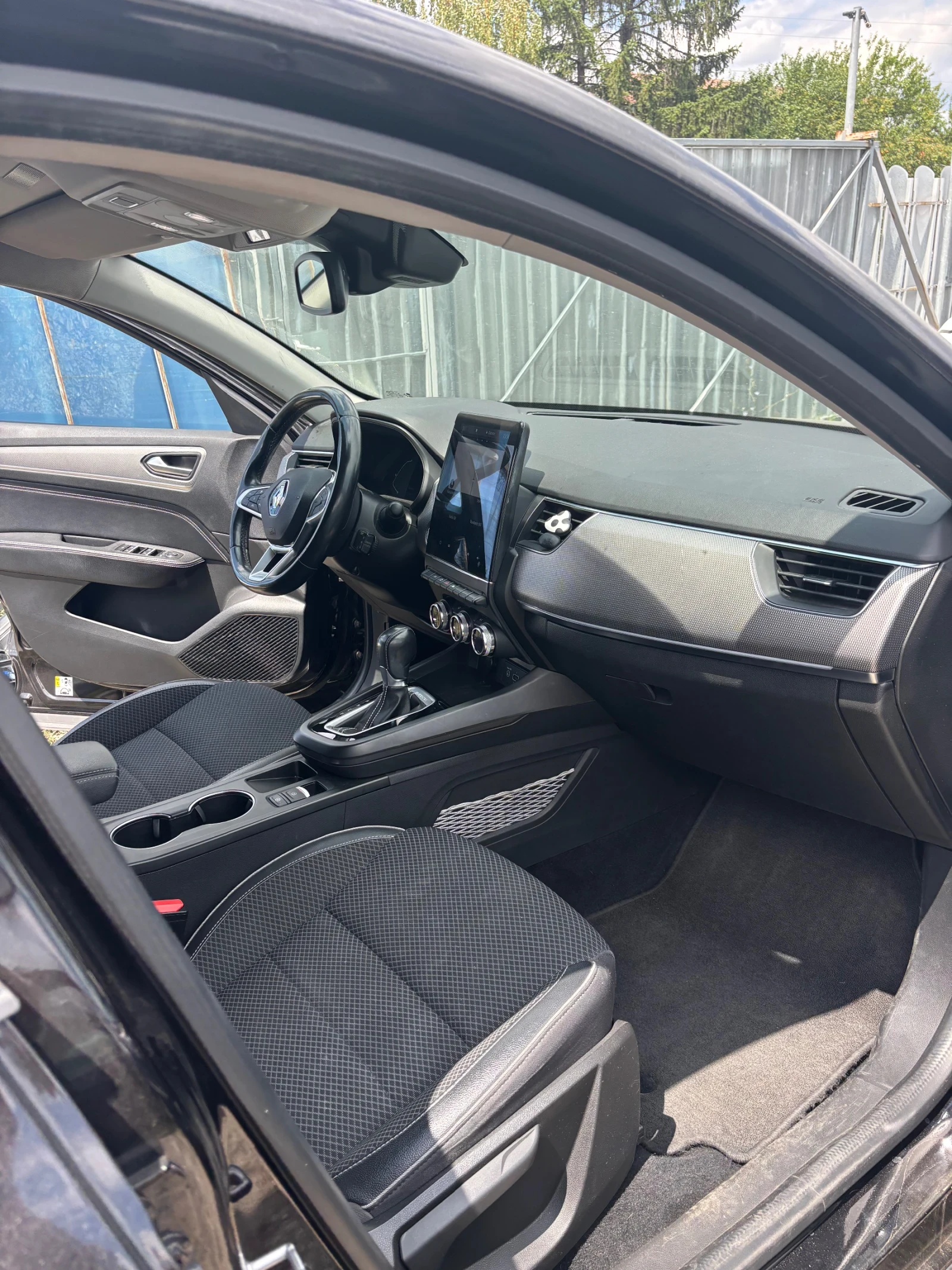 Renault Arkana 1.6 E Tech Full Hybrid, снимка 4 - Автомобили и джипове - 55400945