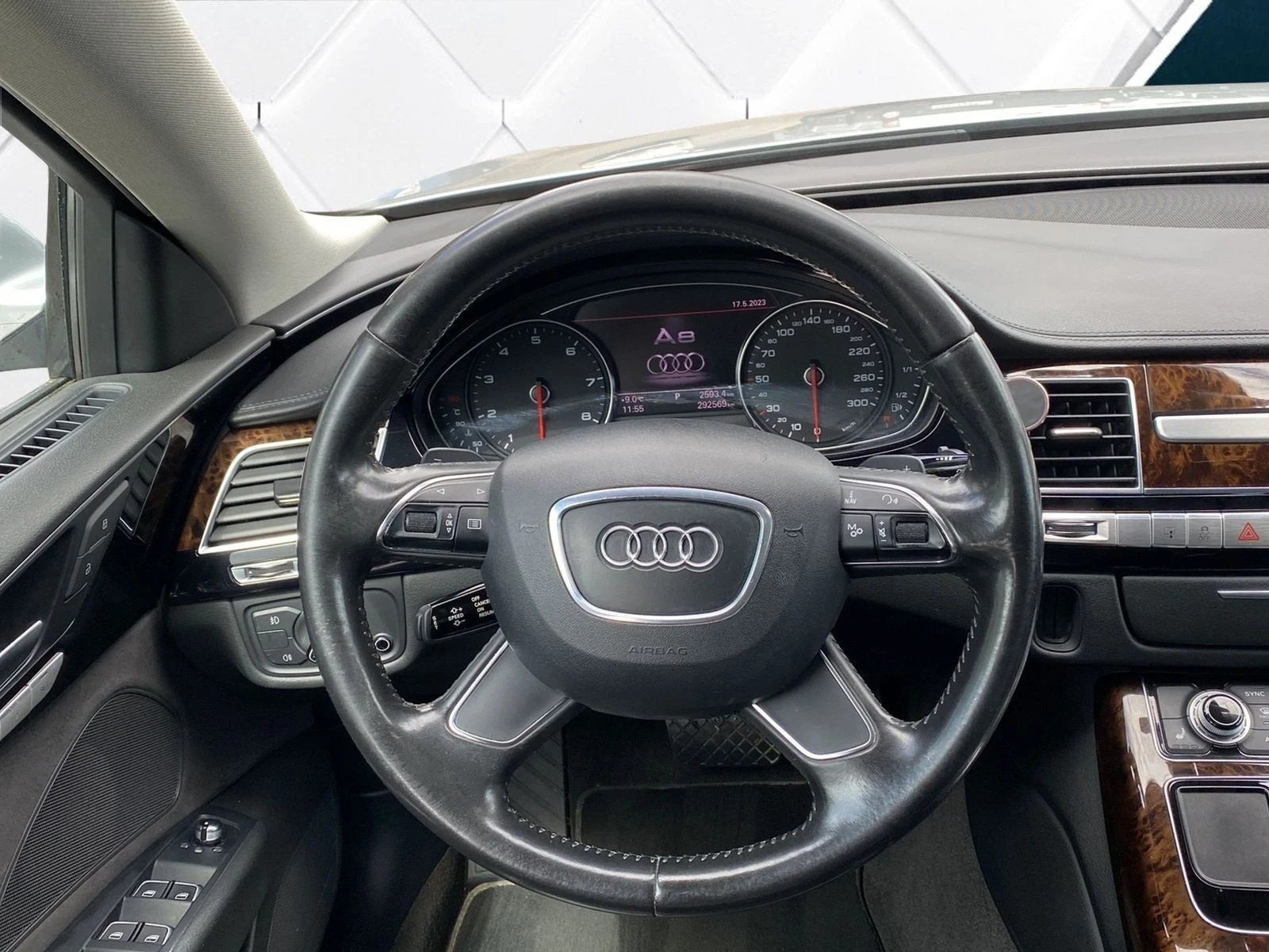 Audi A8, снимка 2 - Автомобили и джипове - 55500359