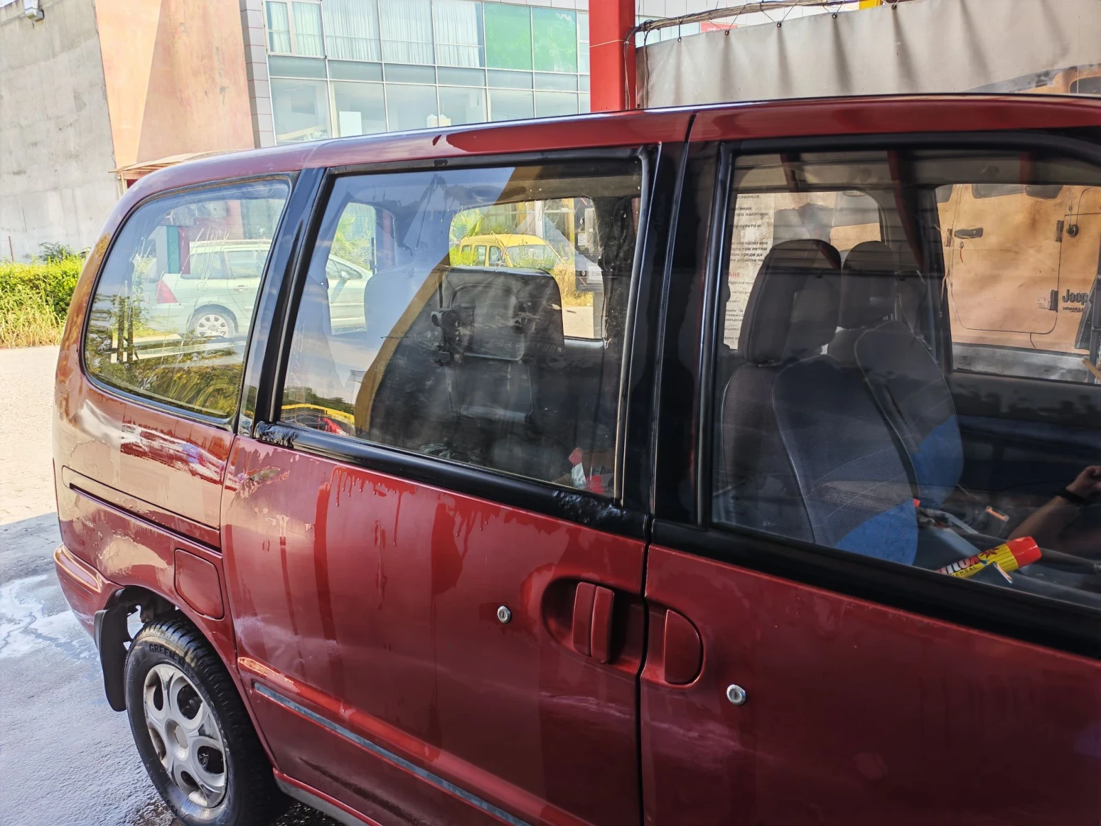 Nissan Serena 2.3, снимка 5 - Автомобили и джипове - 55653445