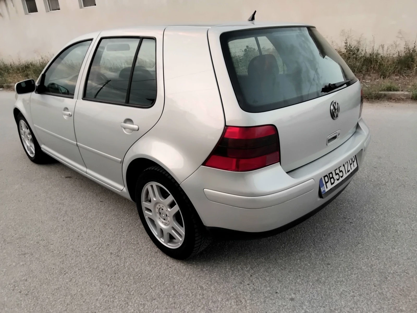 VW Golf 1.6iSR.101k + КЛИМА. БЕНЗИН , снимка 9 - Автомобили и джипове - 55657698