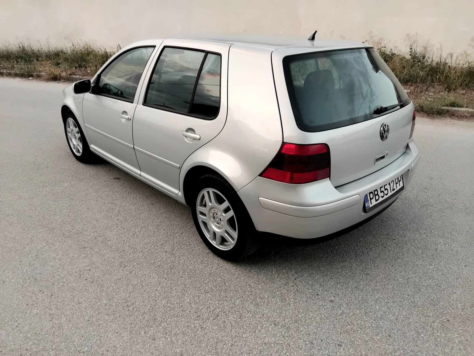 VW Golf 1.6iSR.101k + КЛИМА. БЕНЗИН , снимка 11 - Автомобили и джипове - 55657698