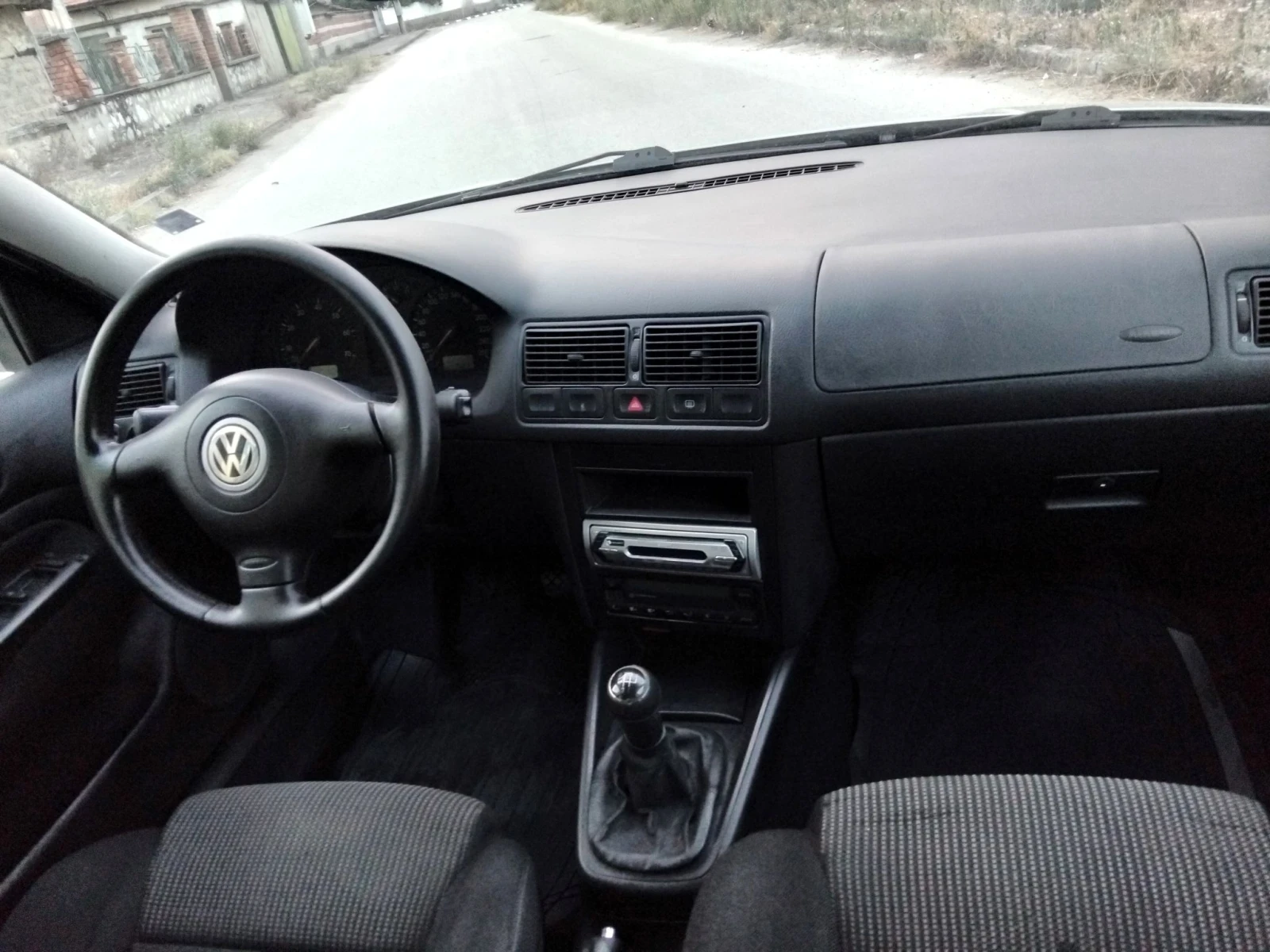 VW Golf 1.6iSR.101k + КЛИМА. БЕНЗИН , снимка 16 - Автомобили и джипове - 55657698