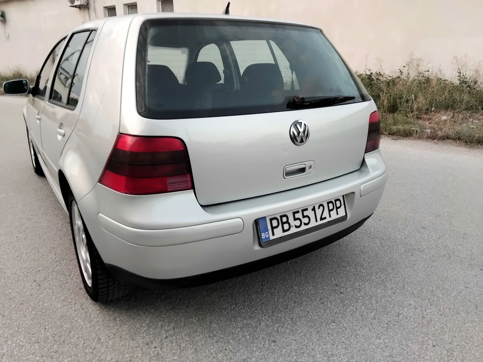 VW Golf 1.6iSR.101k + КЛИМА. БЕНЗИН , снимка 5 - Автомобили и джипове - 55657698