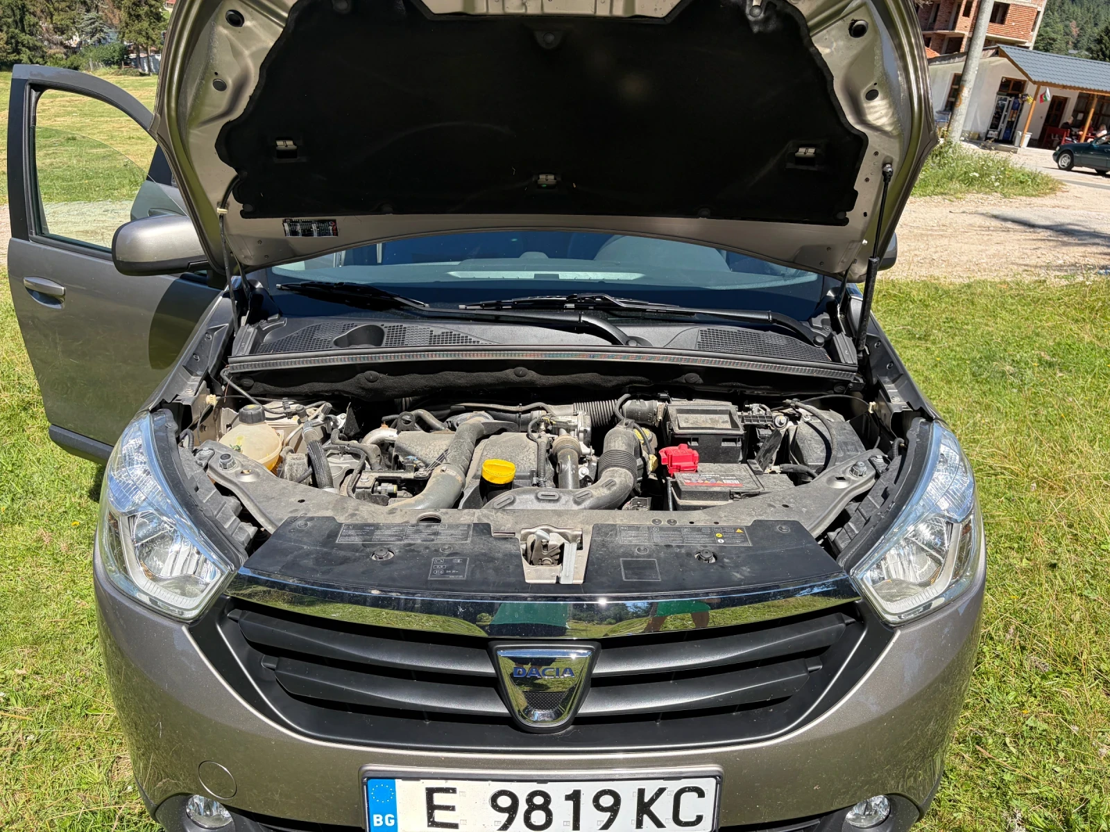 Dacia Lodgy 1.5 DCI , снимка 12 - Автомобили и джипове - 55850150