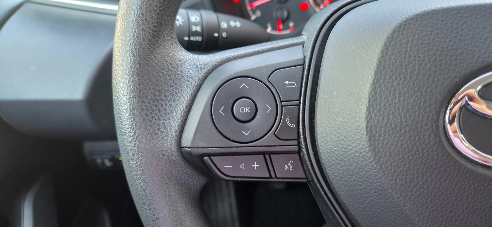 Toyota Corolla ГАРАНЦИЯ 2032г. 28365km., снимка 13 - Автомобили и джипове - 56009460