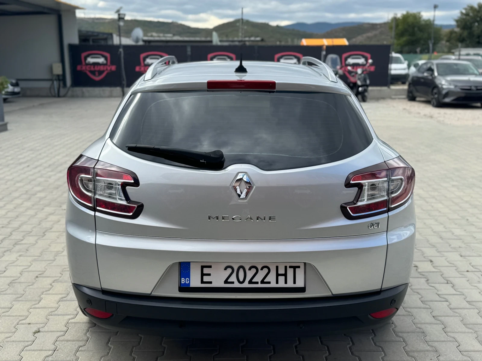 Renault Megane 1.5DCI, снимка 4 - Автомобили и джипове - 56185236