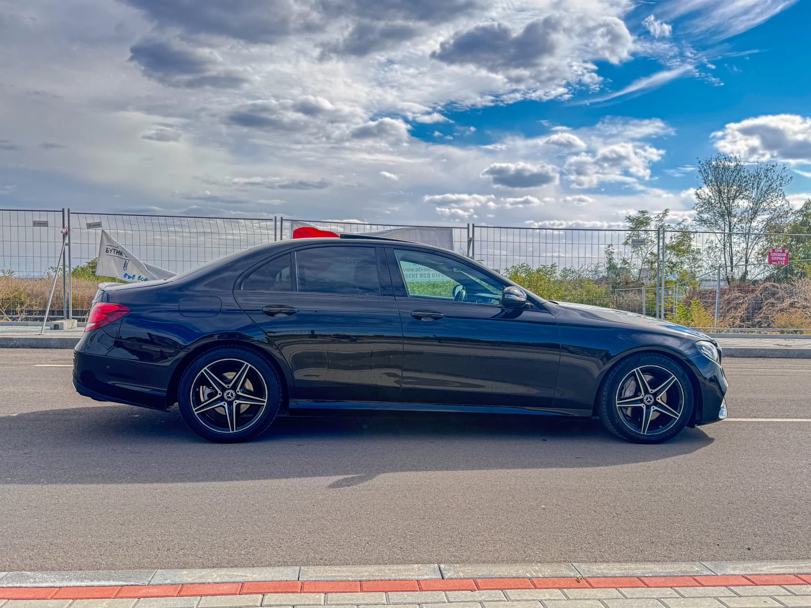 Mercedes-Benz E 220 PANORAMA , 9G ,  AMG  , KEYLESS GO , DISTRONIK , , снимка 4 - Автомобили и джипове - 56225752