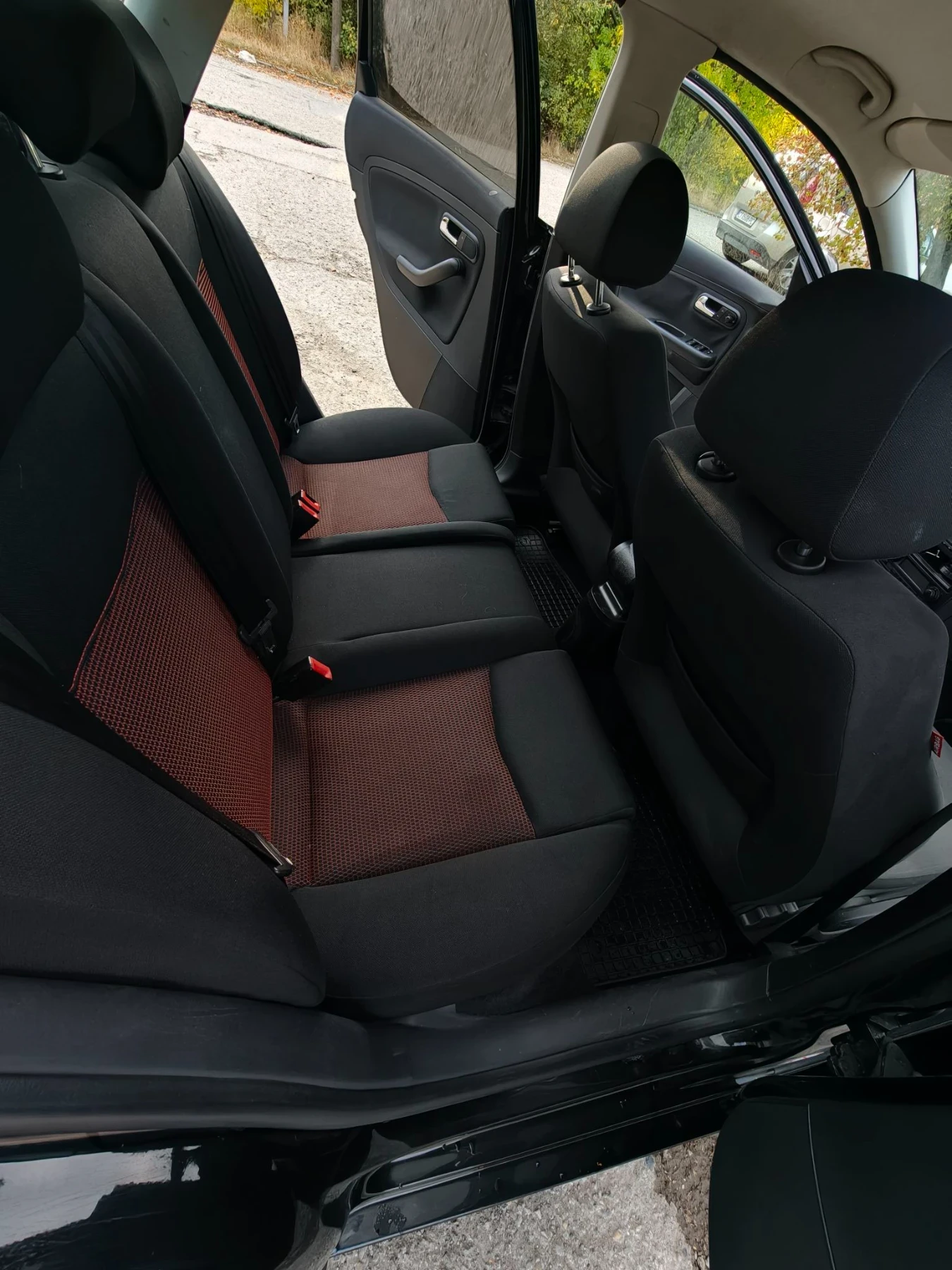Seat Cordoba, снимка 8 - Автомобили и джипове - 56568593