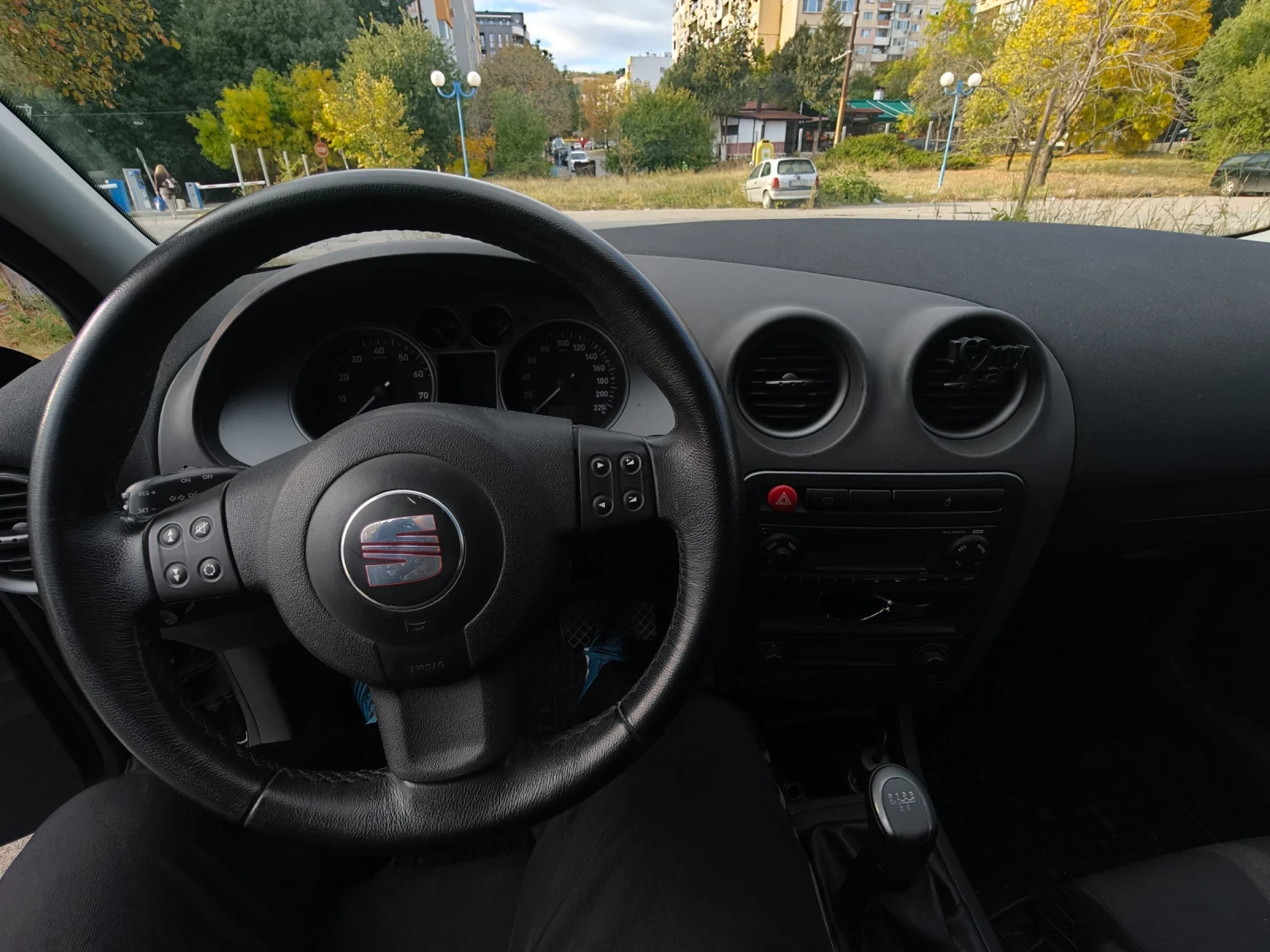 Seat Cordoba, снимка 14 - Автомобили и джипове - 56568593