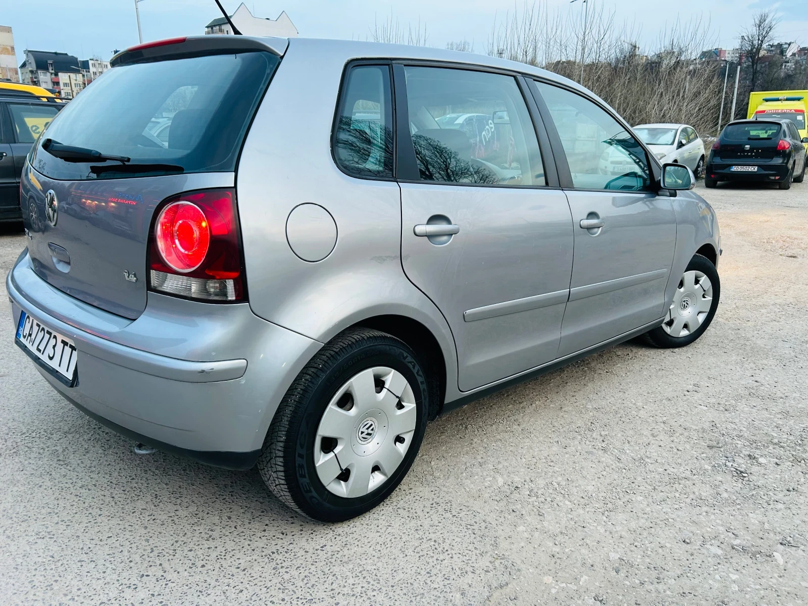 VW Polo 1.4, снимка 4 - Автомобили и джипове - 56591336