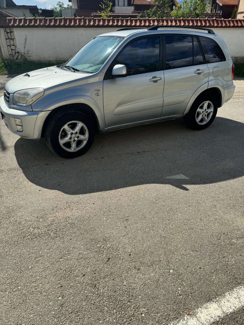 Toyota Rav4 2.0D4D, снимка 3 - Автомобили и джипове - 47450075